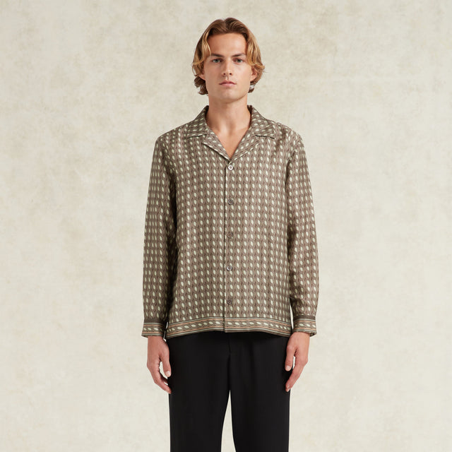 CHÉ MONETO PRINT TENCEL LONG SLEEVE SHIRT KHAKI BUTTON CLOSURE- Hombre Amsterdam