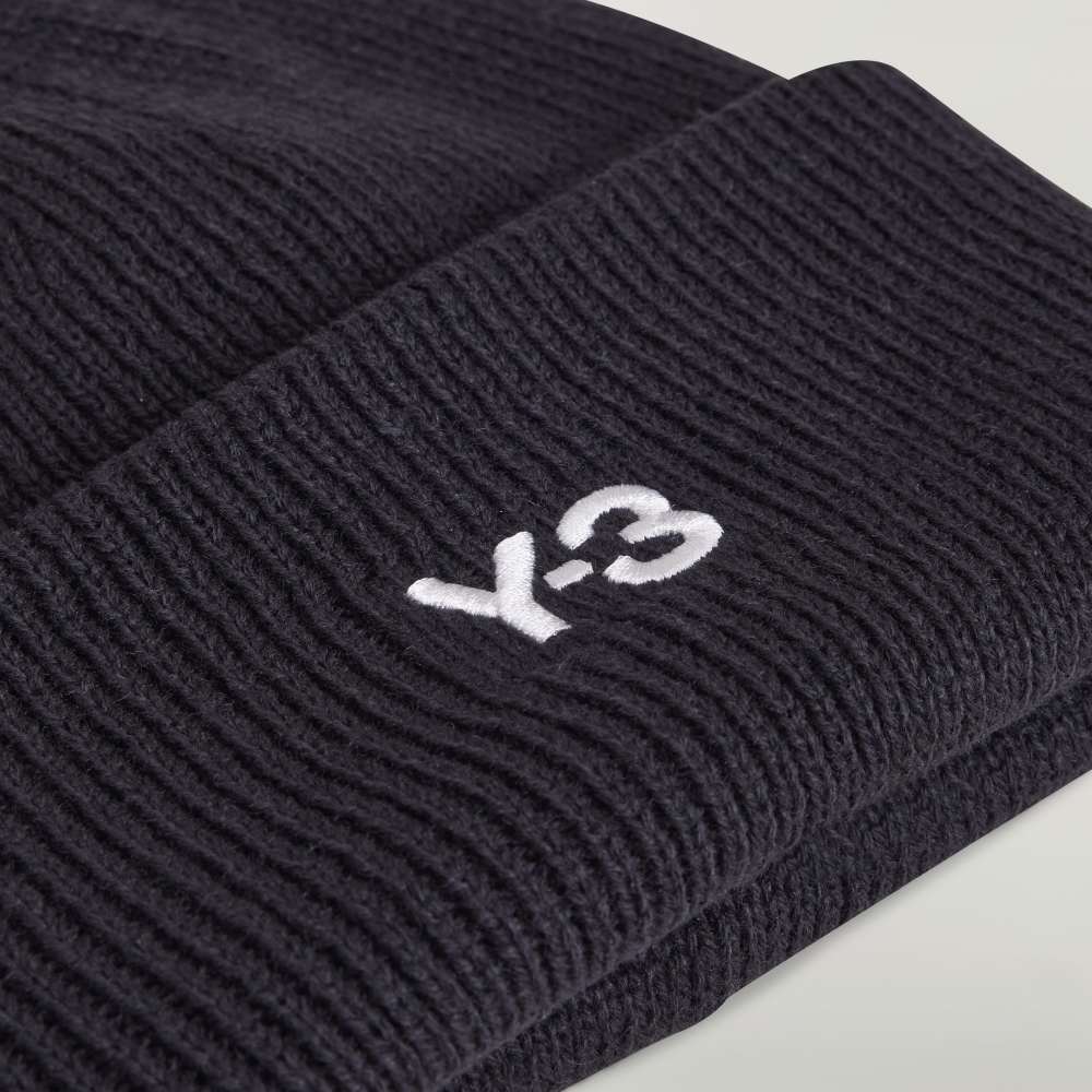 Y-3 CLASSIC KNITTED BEANIE BLACK WITH LOGO-HOMBRE AMSTERDAM