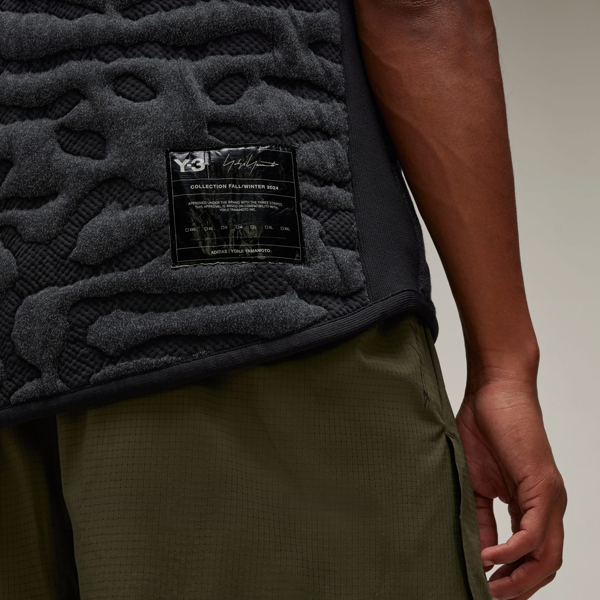 Y-3 RUNNING ENGINEERED VEST BLACK