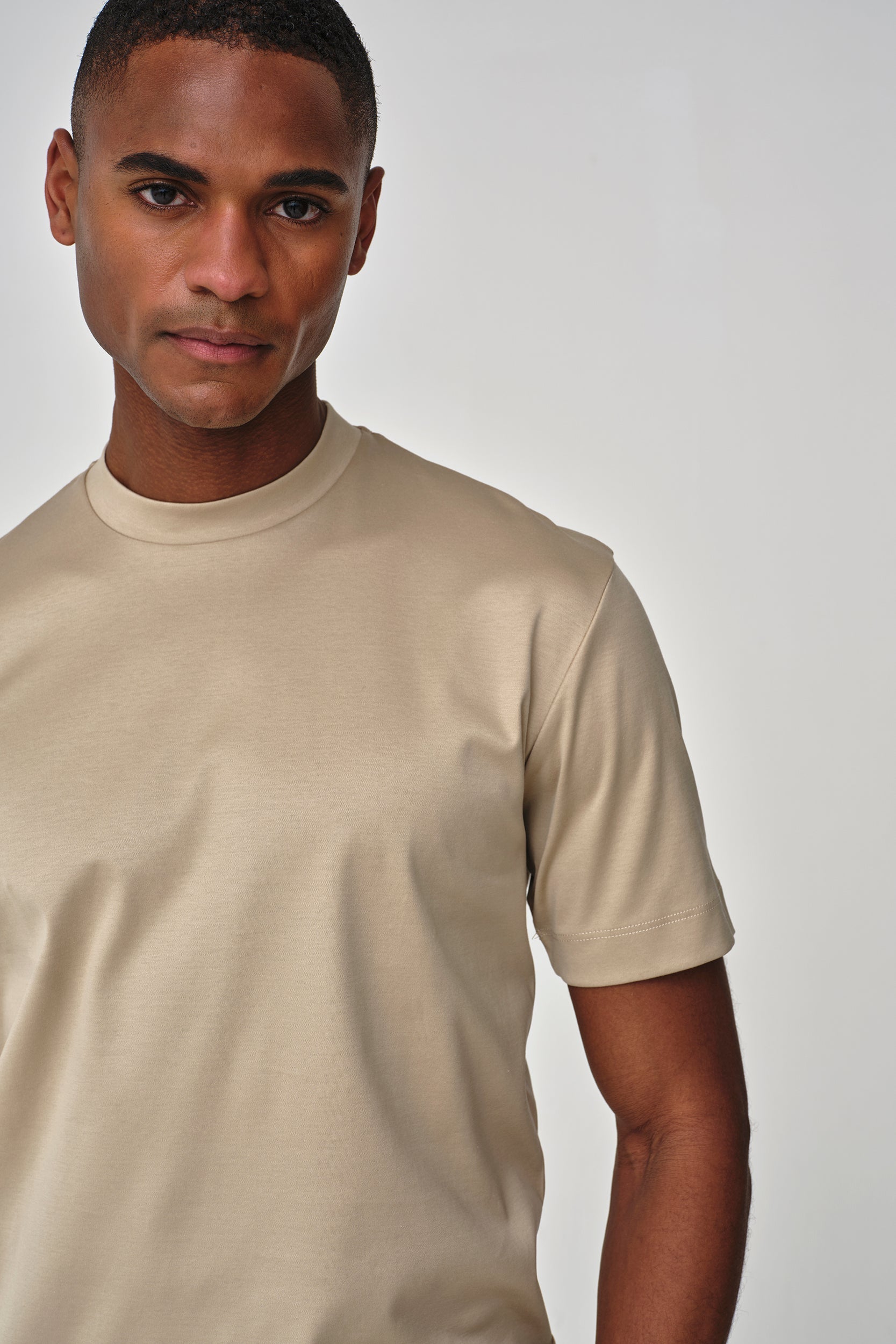 VALENZA INTERLOCK SUPIMA T - SHIRT BEIGE CREW NECK - Hombre Amsterdam